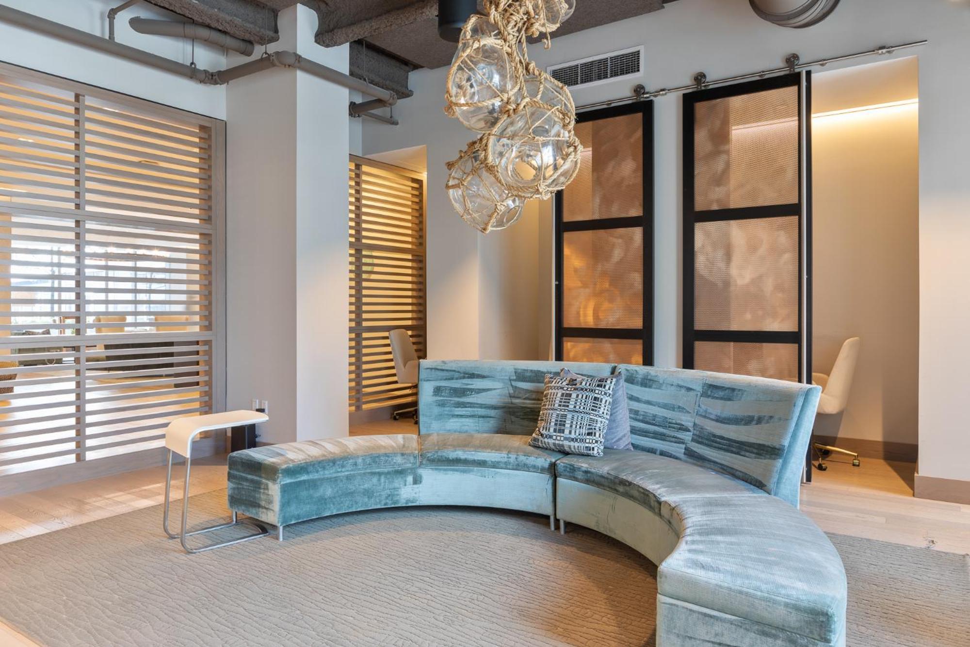 Luxury In Heart Of Seaport Apartamento